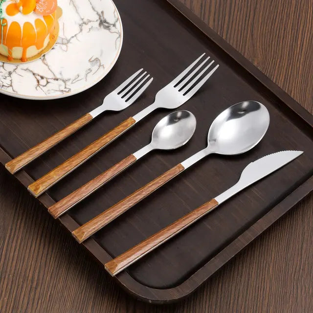 Cutlery set with wooden handle