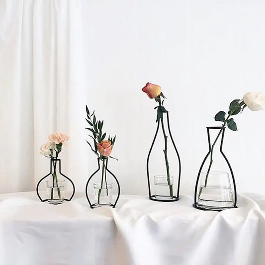 Vase de fleurs en fer