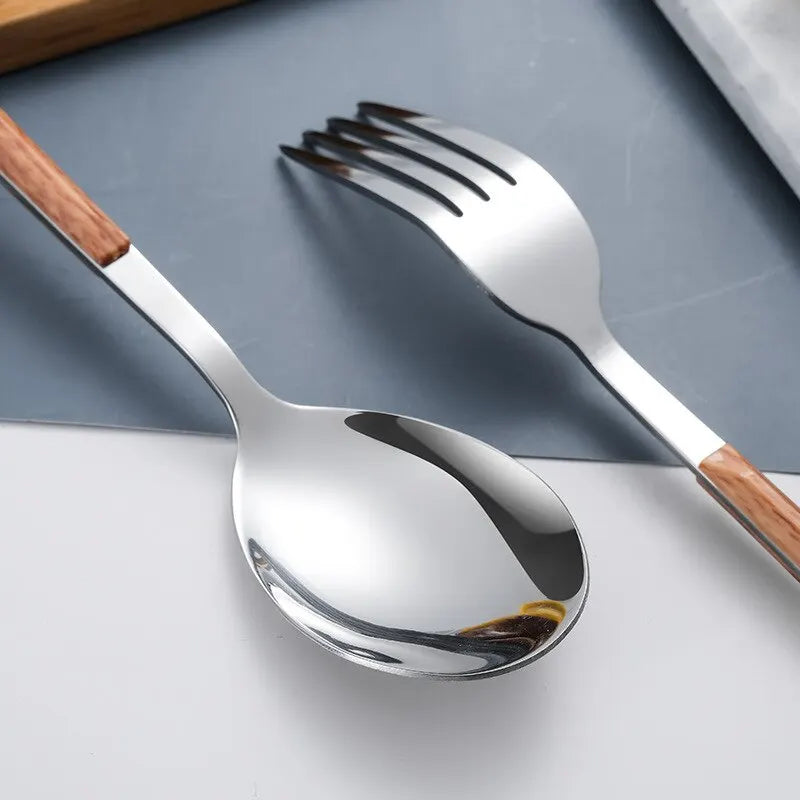 Cutlery set with wooden handle